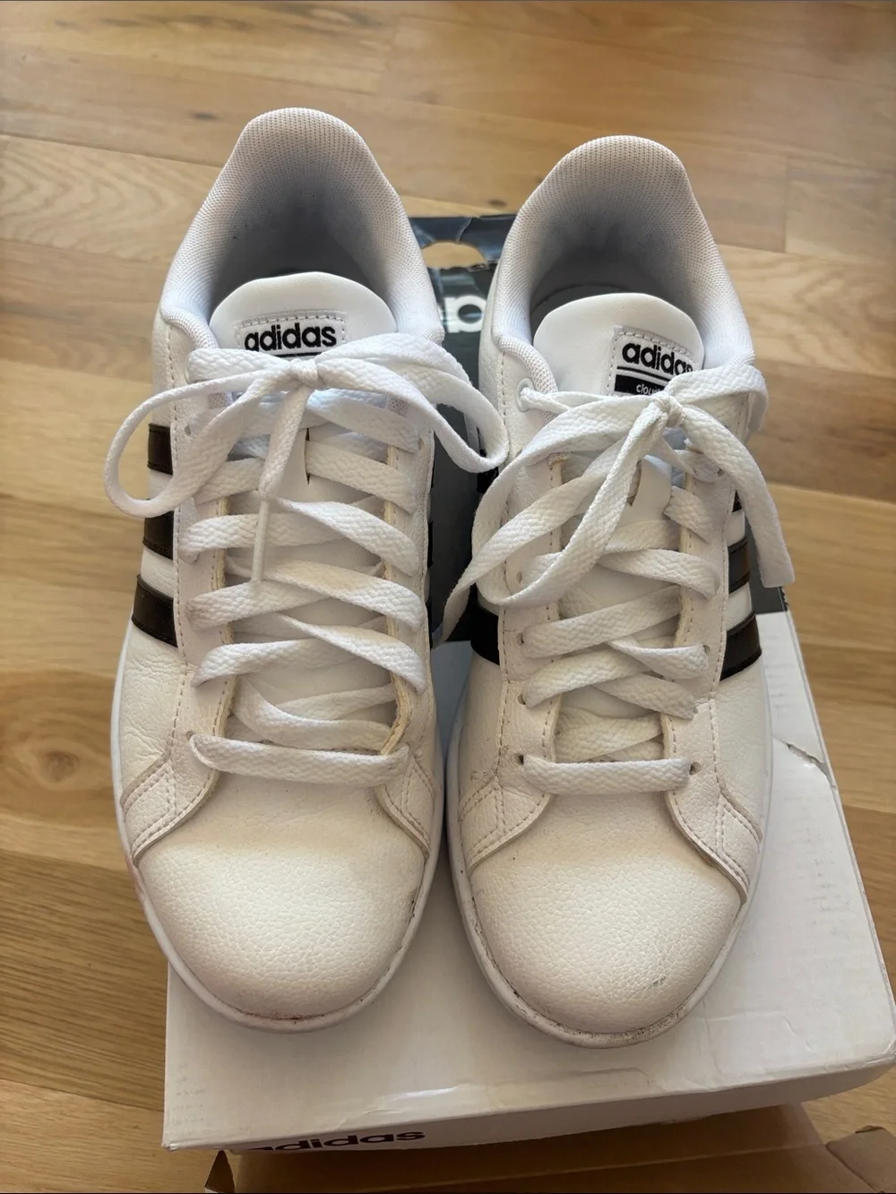 adidas White Low-Top Sneakers with Black Stripes size 8